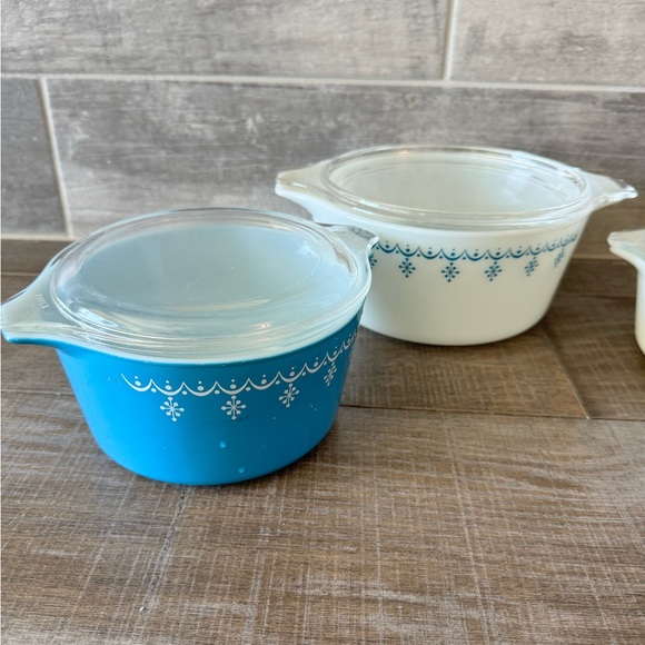 Vintage Pyrex Snowflake Garland casserole set 474, 473 and 472 with lid (6pcs) - Picture 5 of 7
